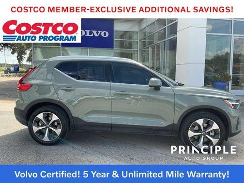 2025 Volvo XC40 B5 Core Bright Theme