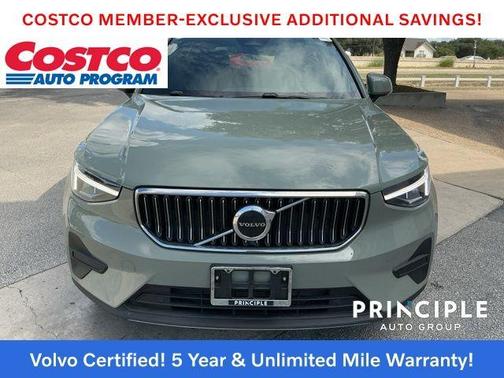 2025 Volvo XC40 B5 Core Bright Theme