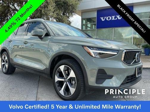 2025 Volvo XC40 B5 Core Bright Theme