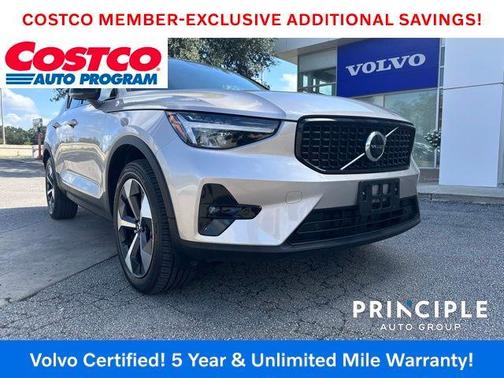 2023 Volvo XC40 B4 Plus Dark Theme