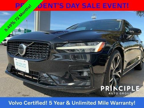 2024 Volvo S60 B5 Core Dark Theme