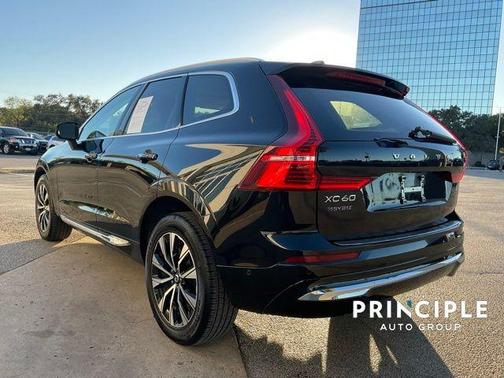 2023 Volvo XC60 B5 Plus Bright Theme