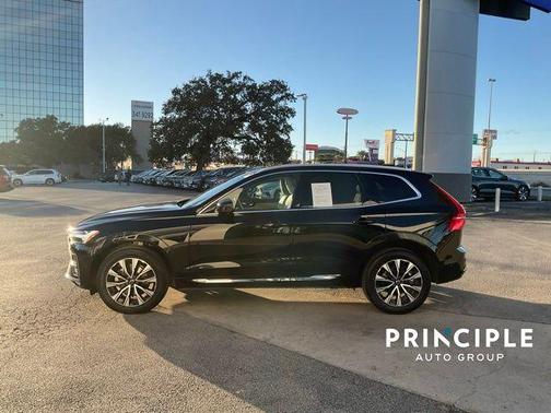 2023 Volvo XC60 B5 Plus Bright Theme