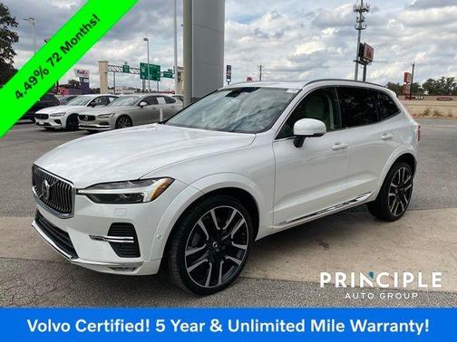 2023 Volvo XC60 B5 Ultimate Bright Theme