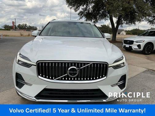 2023 Volvo XC60 B5 Ultimate Bright Theme