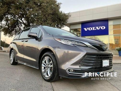 2022 Toyota Sienna Limited