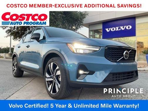 2024 Volvo XC40 B5 Plus Dark Theme