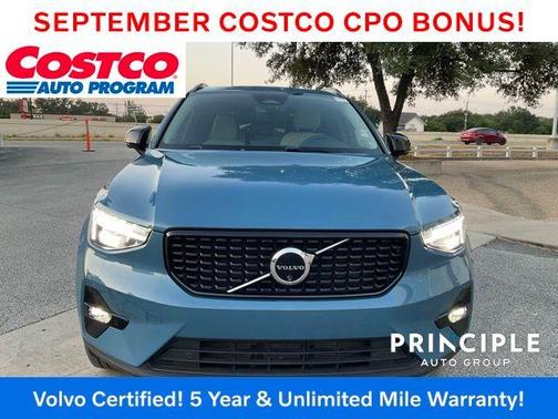 2024 Volvo XC40 B5 Plus Dark Theme