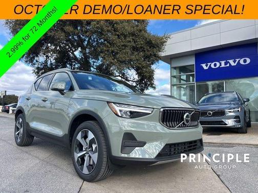 2025 Volvo XC40 B5 Core Bright Theme