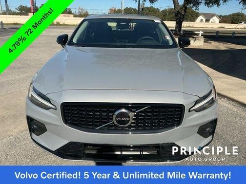 2024 Volvo S60 B5 Core Dark Theme