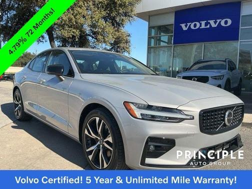 2024 Volvo S60 B5 Core Dark Theme