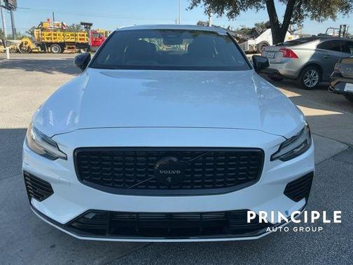 2024 Volvo S60 Recharge Plug-In Hybrid T8 Plus Black Edition