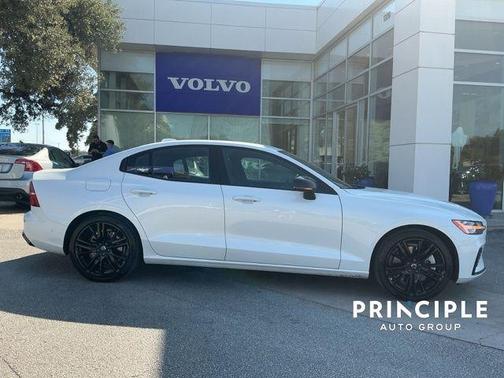 2024 Volvo S60 Recharge Plug-In Hybrid T8 Plus Black Edition