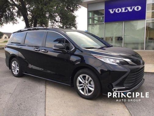 2023 Toyota Sienna Limited