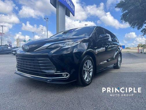 2023 Toyota Sienna Limited