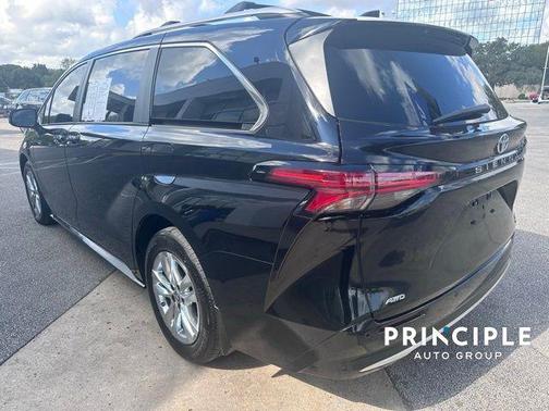 2023 Toyota Sienna Limited