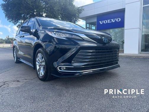 2023 Toyota Sienna Limited