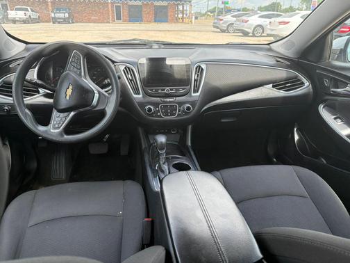 Silver Ice Metallic 2021 Chevrolet Malibu FWD LT