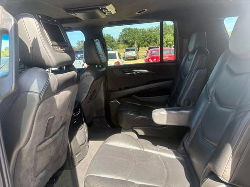 2016 Cadillac Escalade ESV Sport Platinum