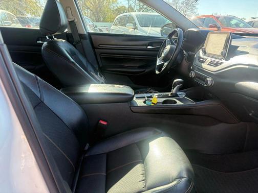 2021 Nissan Altima SR FWD