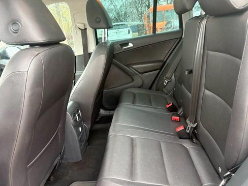 2016 Volkswagen Tiguan SE