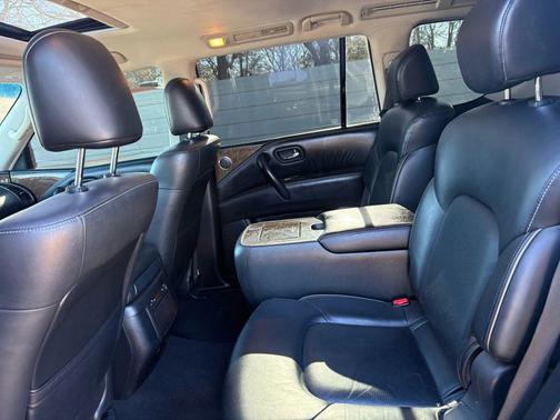 2017 INFINITI QX80 Base