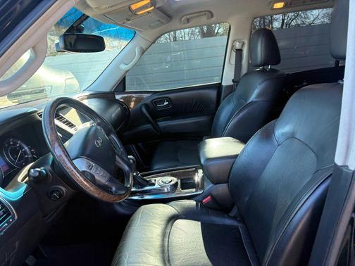 2017 INFINITI QX80 Base