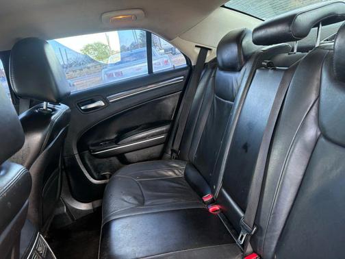 2016 Chrysler 300 Limited