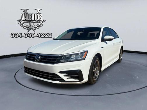 2018 Volkswagen Passat 2.0T R-Line