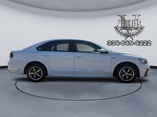 2018 Volkswagen Passat 2.0T R-Line