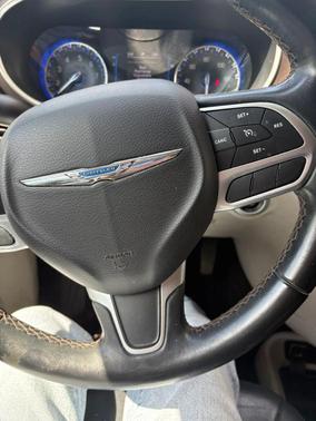 Bright White Clearcoat 2018 Chrysler Pacifica Touring-L