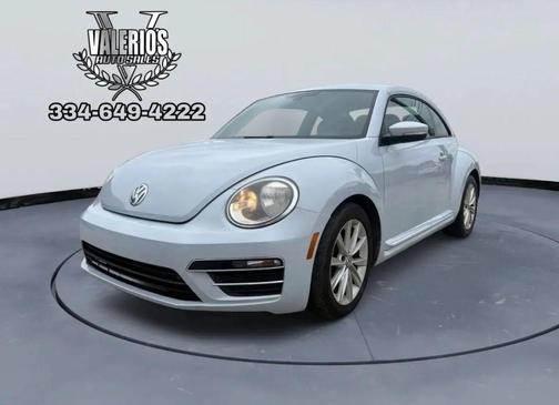 Platinum Gray Metallic 2017 Volkswagen Beetle 1.8T SE