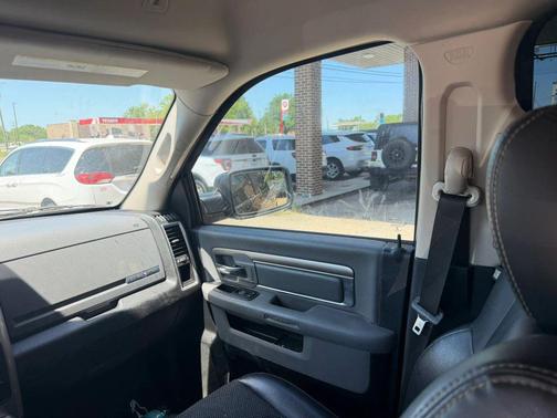 Granite Crystal Metallic Clearcoat 2018 RAM 1500 Lone Star