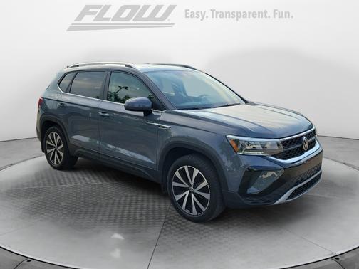 Pure Gray 2022 Volkswagen Taos 1.5T SE