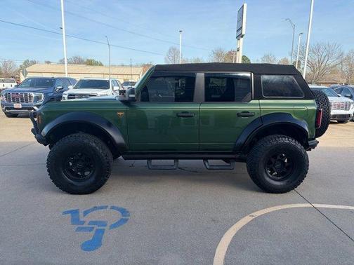 2022 Ford Bronco Base