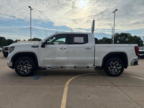 2025 GMC Sierra 1500 SLT