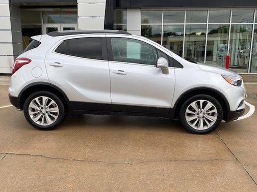 Photo 3 of 15 of 2017 Buick Encore Preferred
