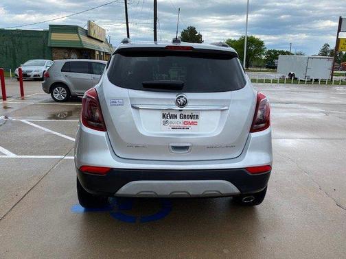 Photo 5 of 15 of 2017 Buick Encore Preferred