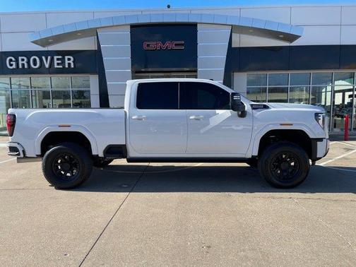 2024 GMC Sierra 2500 AT4