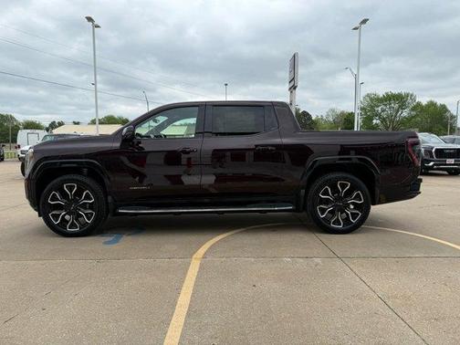 2025 GMC Sierra EV Denali