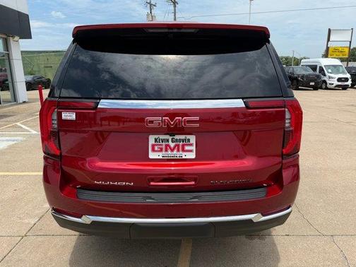 2025 GMC Yukon Elevation