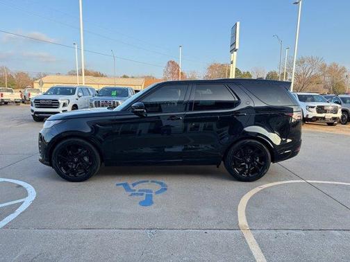 2024 Land Rover Discovery P300 Dynamic SE