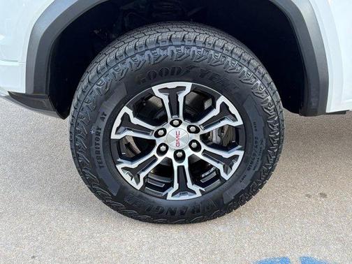 2023 GMC Canyon AT4