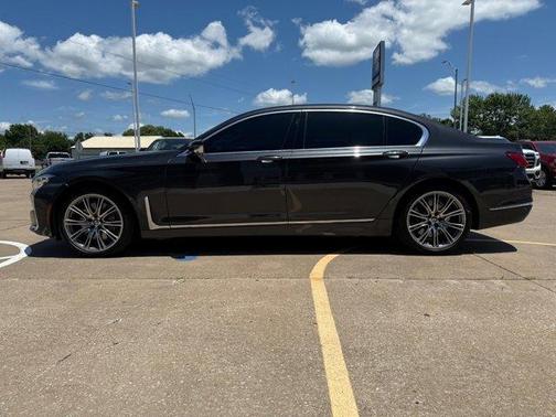 2021 BMW 750 i xDrive