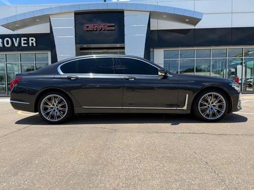 2021 BMW 750 i xDrive