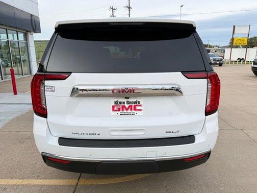 2024 GMC Yukon SLT