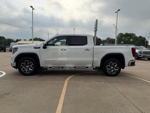 2022 GMC Sierra 1500 SLT