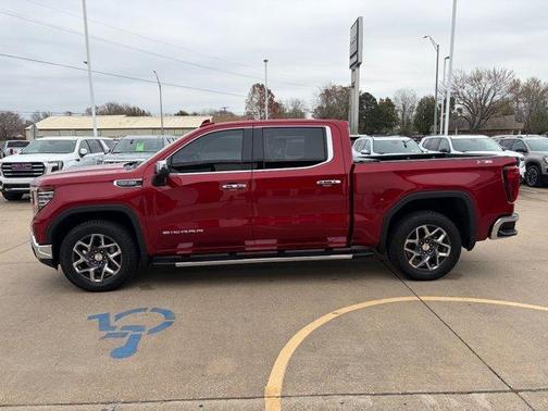 2025 GMC Sierra 1500 SLT