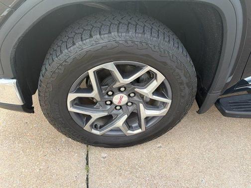Black 2025 GMC Sierra 1500 SLT