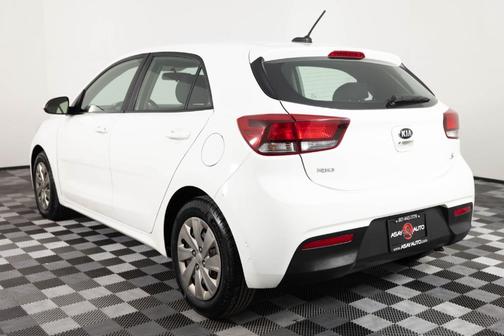 White 2018 Kia Rio S
